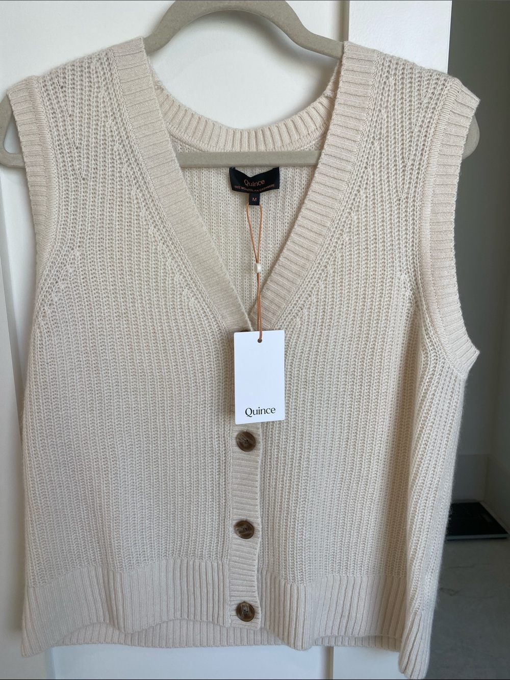 Quince Cream Ribbed fishermen’s V-Neck Button Knit Vest M